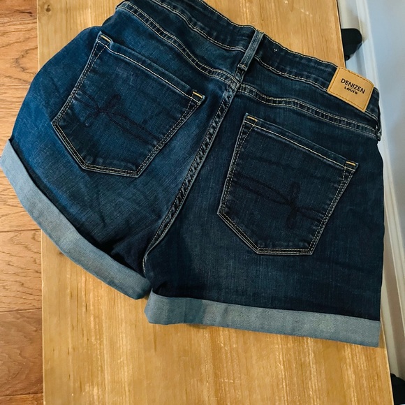 Denizen from Levi’s High Rise Dark Wash Denim Shorts - Picture 3 of 4